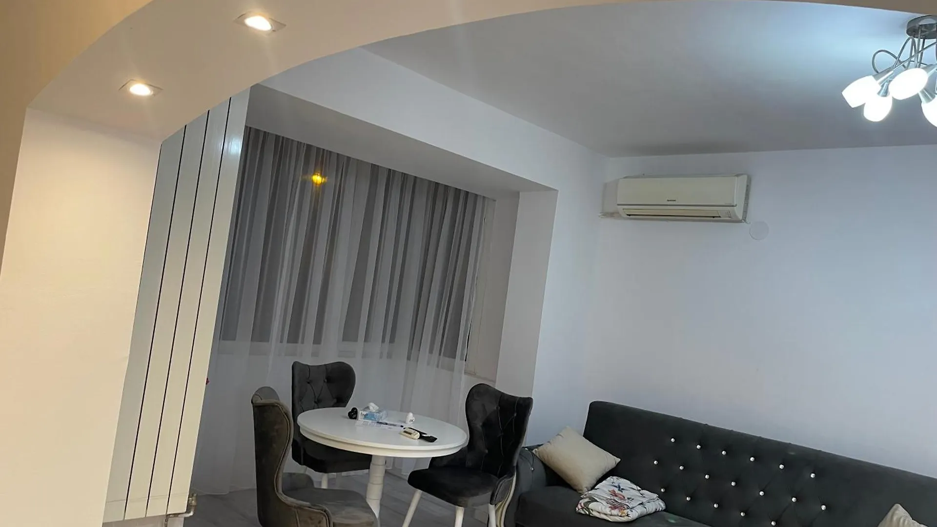 Apartament Piata Mihail Kogalniceanu Nr 8 Bucureşti
