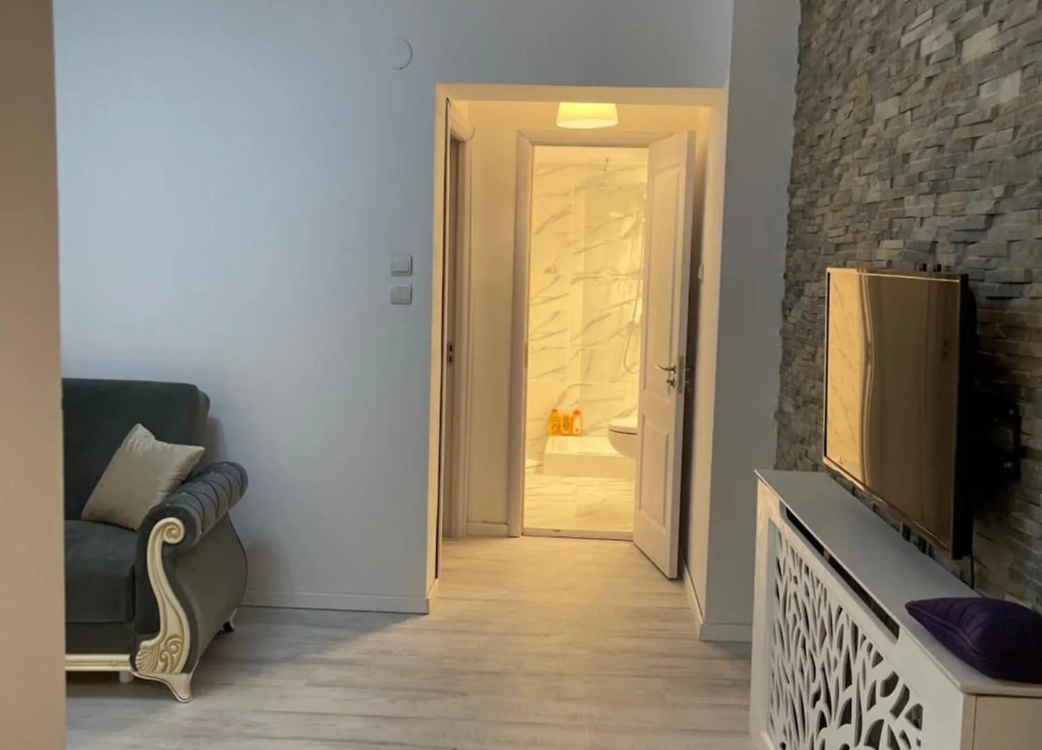Piata Mihail Kogalniceanu Nr 8 Bucureşti Apartament